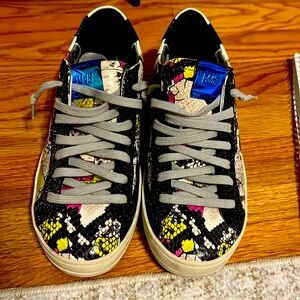 P448 Sneakers. Size 37.  Worn like five times in very good condition